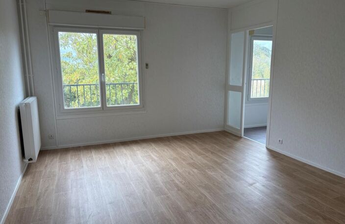 Leasing Appartement 3  pièces 66 m² Cluis — photo 2