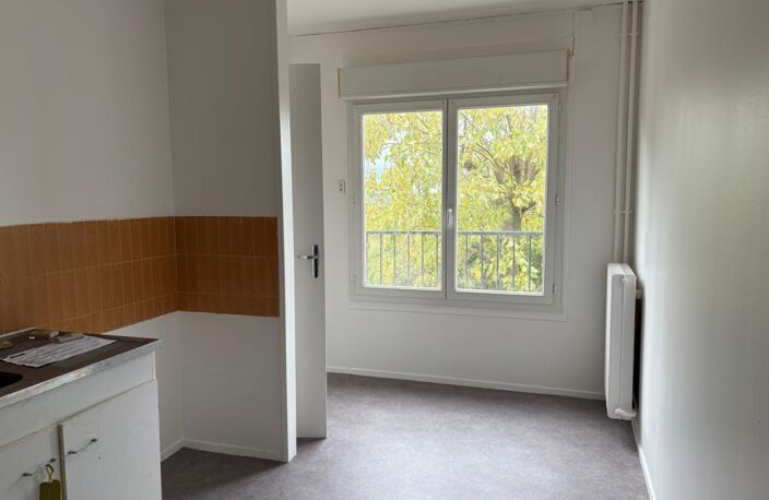 Leasing Appartement 3  pièces 66 m² Cluis — photo 3