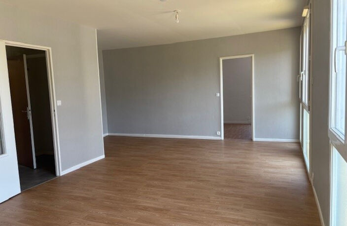 Leasing Appartement 2  pièces 50 m² La Châtre — photo 2