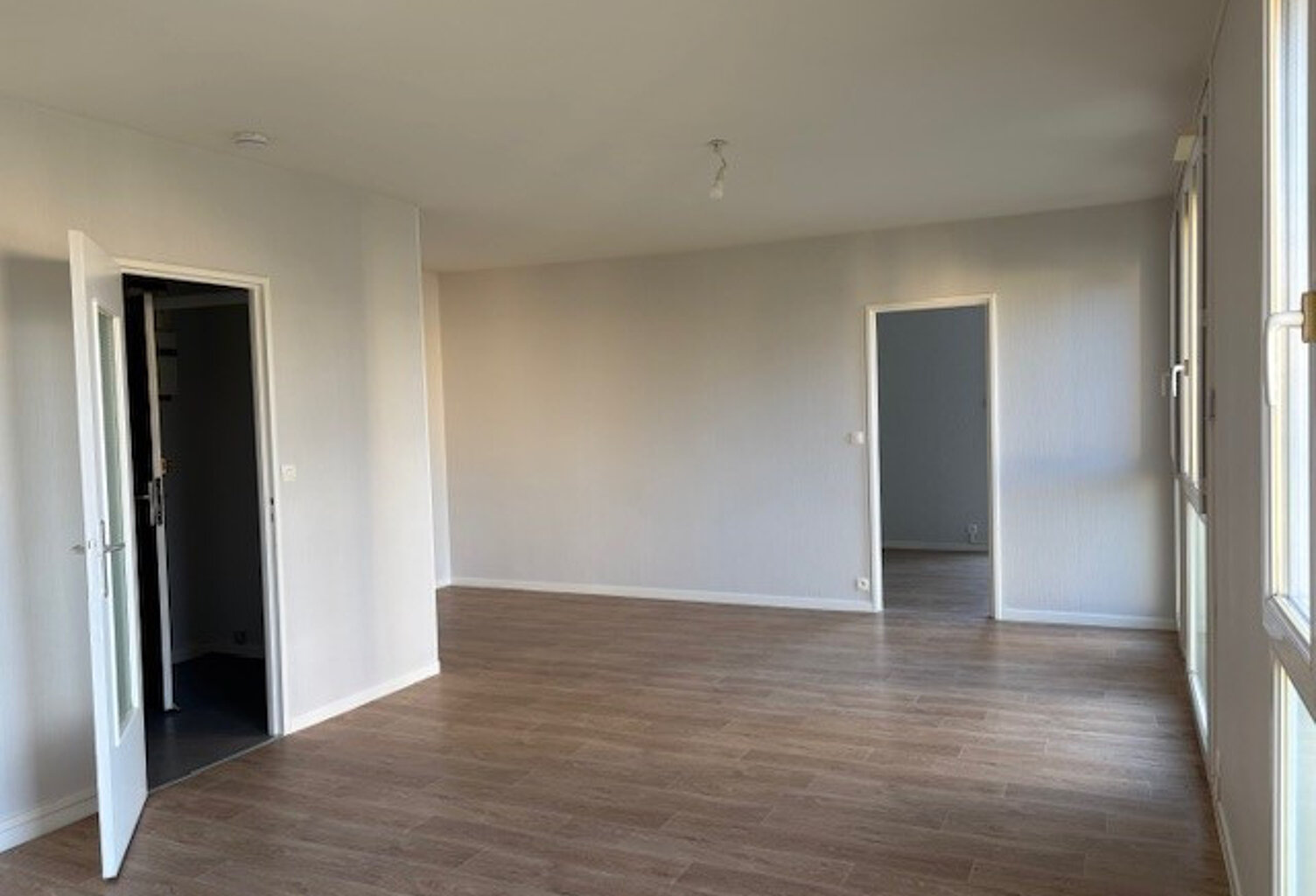 Leasing Appartement 2  pièces 50 m² La Châtre — photo 1