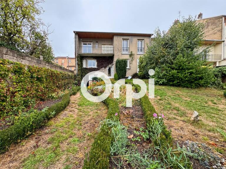 Maison de 192 m² centre Chazelles-sur-Lyon – Jardin et Garage — photo 1