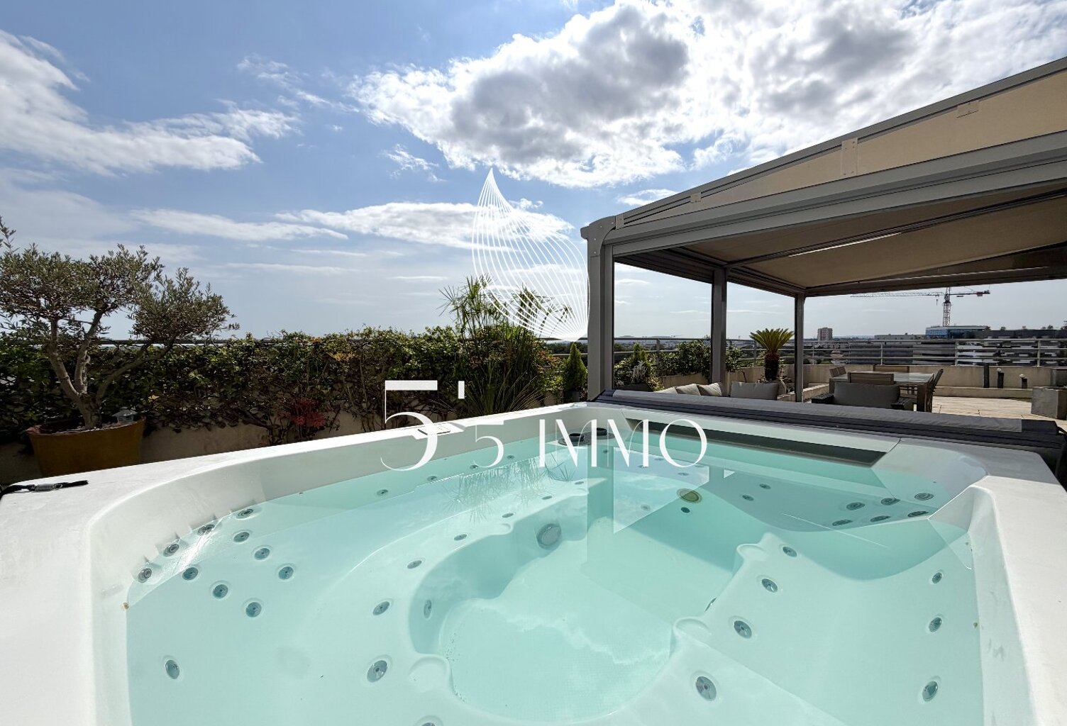 VILLA SUR TOIT - VUE PANORAMIQUE LEZ — photo 1