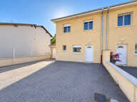 01150 BLYES   Maison 3 chambres, jardin et garage   DPE B — photo 2
