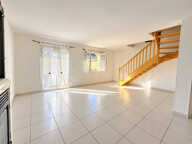 01150 BLYES   Maison 3 chambres, jardin et garage   DPE B — photo 4