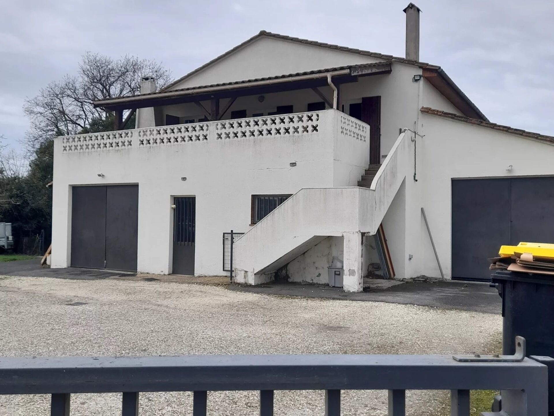 Local commercial 99 m² · à Tresses · 99 m² · 495 000 €