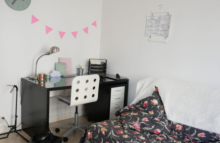STUDIO AVEC TERRASSE PLACE DE LA VISITATION — photo 3