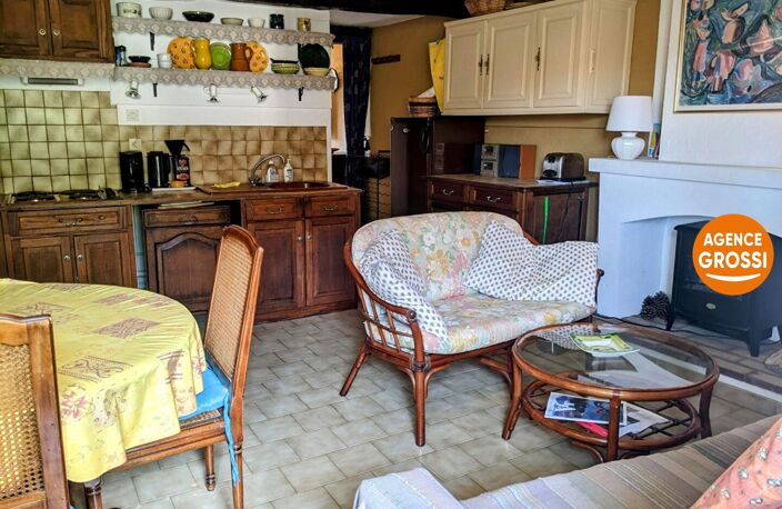 AUPS, charmant appartement en duplex avec terrasse. — photo 3