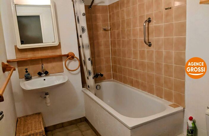 AUPS, charmant appartement en duplex avec terrasse. — photo 5