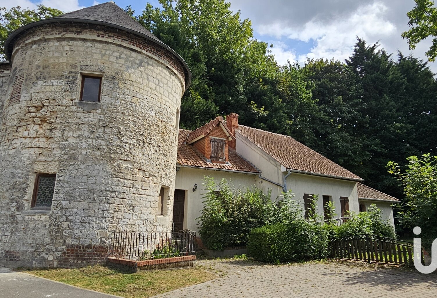 Vente Maison/villa 9 pièces — photo 1