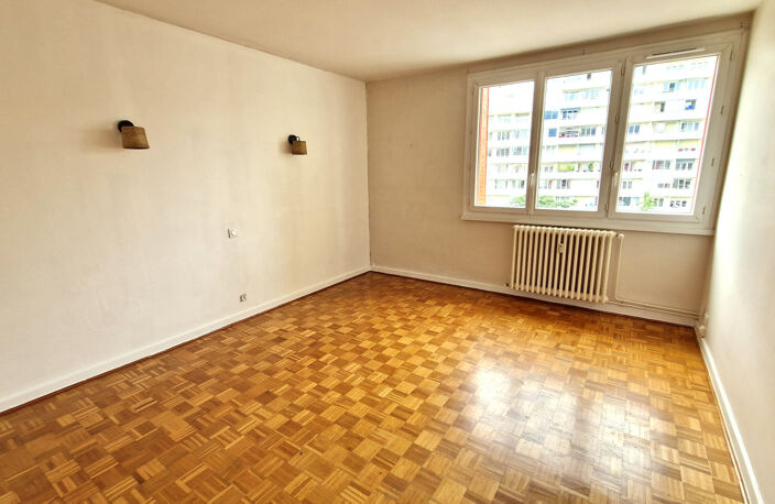 Chambéry centre - Très joli F3 de 78 m2 - cave et grenier — photo 4