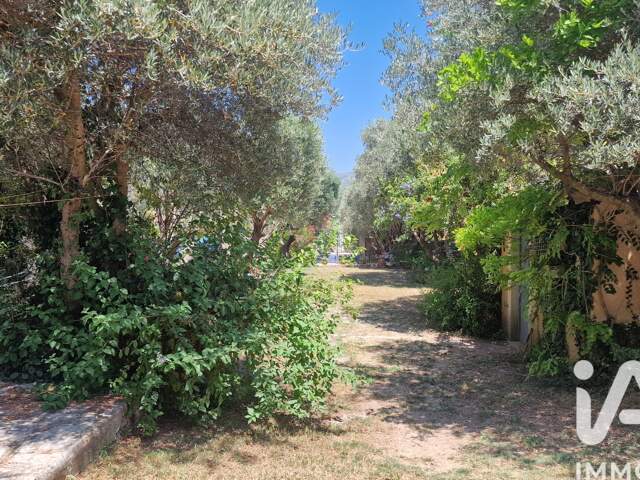 Vente Terrain à bâtir 581 m&sup2; — photo du bien