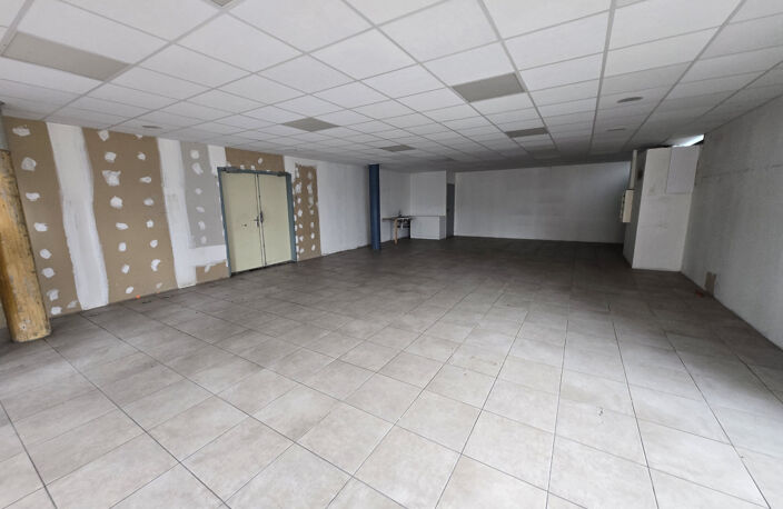 AUTERIVE-LOCAL COMMERCIAL 103 m2 — photo 2