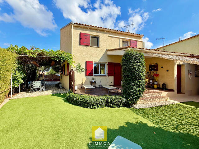 Maison avec jardin et garage à deux pas du centre — photo du bien