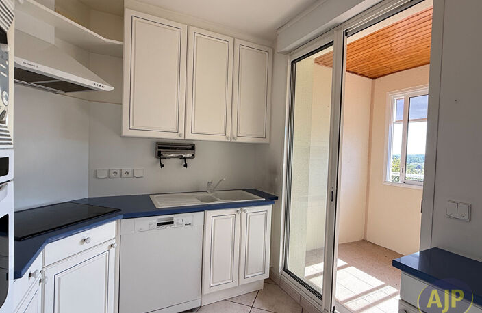 Appartement Saintes 4 pièce(s) 120.96 m2 — photo 2