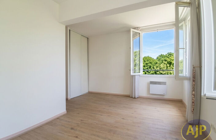 Appartement Saintes 4 pièce(s) 120.96 m2 — photo 4