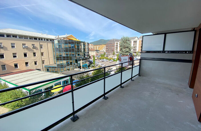 APPARTEMENT RECENT VOIRON - 3 pièce(s) - 68.14 m2 — photo 2