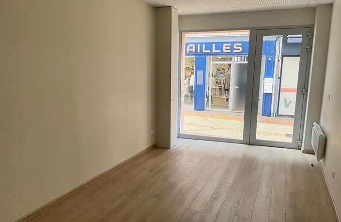 Local commercial au coeur du Centre-ville d'Espalion — photo 3