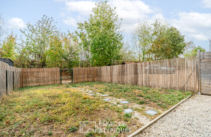 Appartement type loft rénové contemporain avec jardin privatif — photo 2