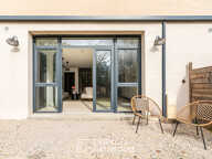 Appartement type loft rénové contemporain avec jardin privatif — photo 3