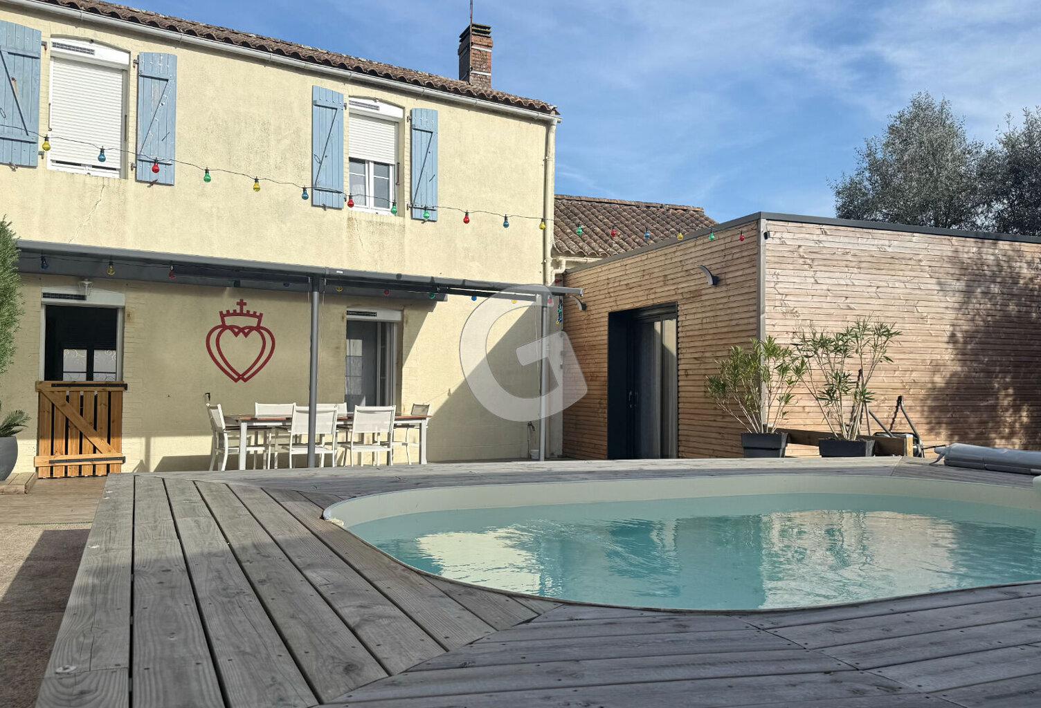 MAISON 4 PIECES- 112M² AVEC LOGEMENT INDÉPENDANT DE 31M²- À VENDRE À MOUTIERS-LES-MAUXFAITS — photo 1