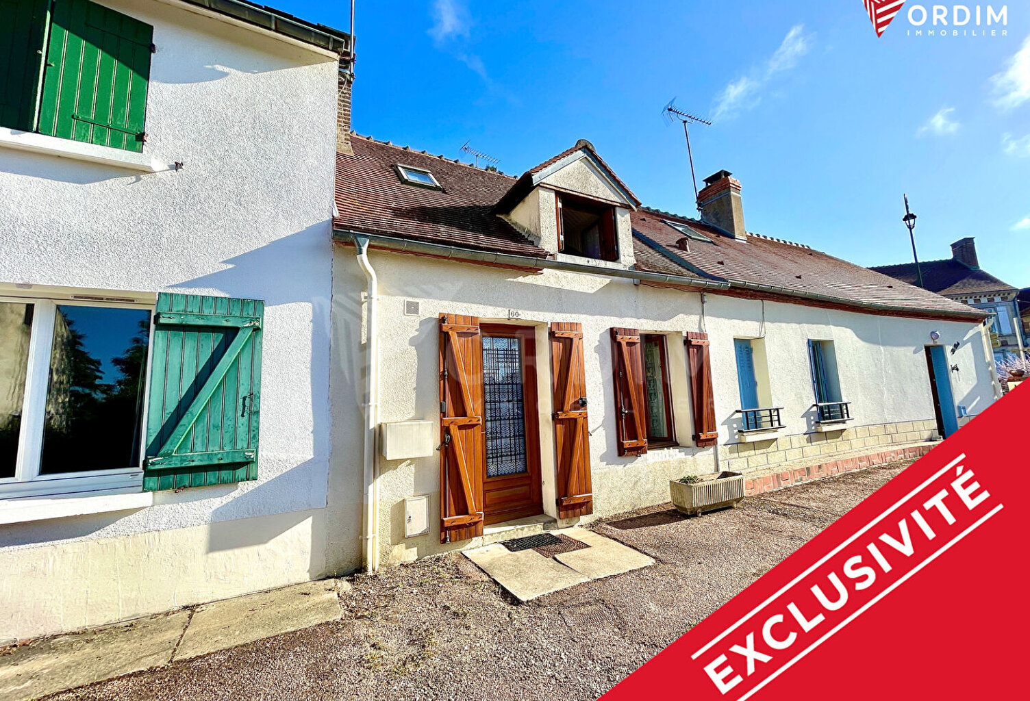Maison de Village à Lavau avec Chambre à l'Étage et Cour Extérieure — photo 1