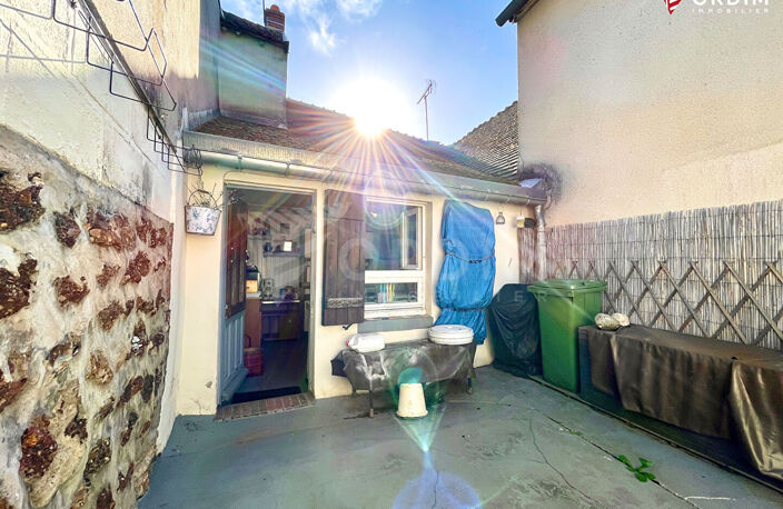 Maison de Village à Lavau avec Chambre à l'Étage et Cour Extérieure — photo 4
