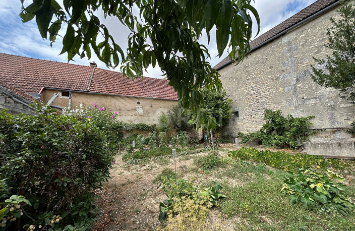 Maison de campagne, fort potentiel, vastes dépendances — photo 5
