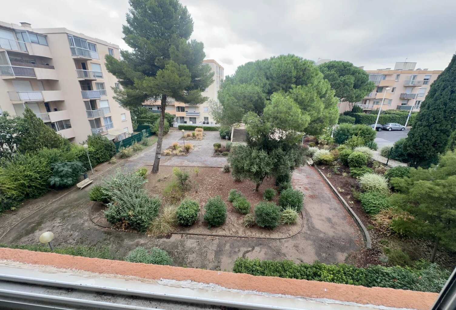 Vaste appartement F2 de 57 m2, résidence sécurisée, parc privé — photo 1