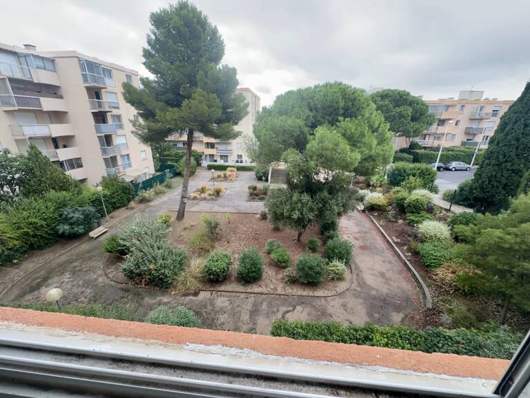 Vaste appartement F2 de 57 m2, résidence sécurisée, parc privé — photo 1