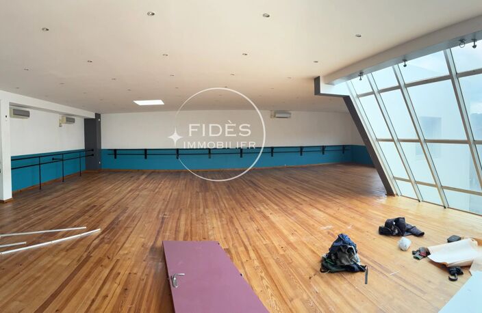 Local commercial — photo 4