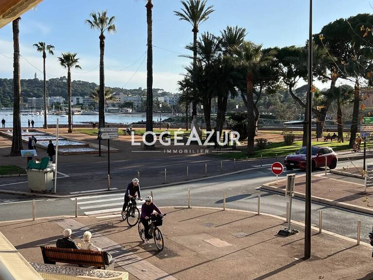 LOCATION MEUBLÉE ANTIBES – 2 CHAMBRES AVEC BALCON VUE MER ET GAR — photo 1