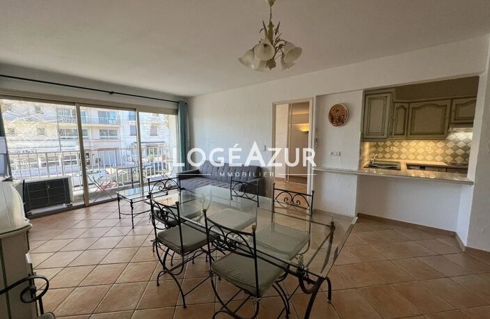 LOCATION MEUBLÉE ANTIBES – 2 CHAMBRES AVEC BALCON VUE MER ET GAR — photo 5