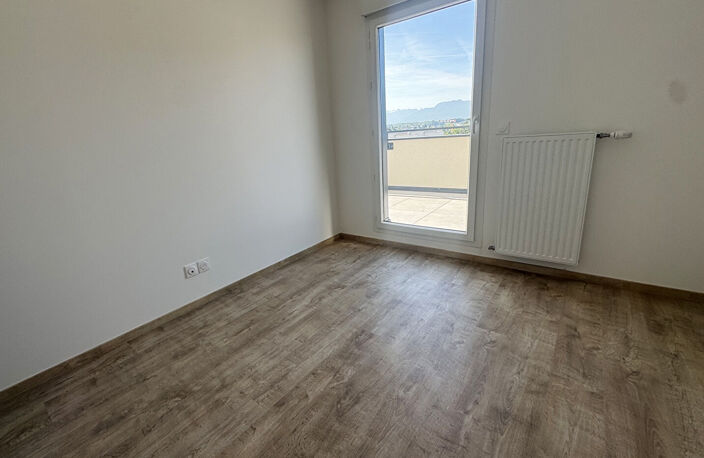 T4  DERNIER ETAGE - TERRASSE 28M2 OUEST — photo 5