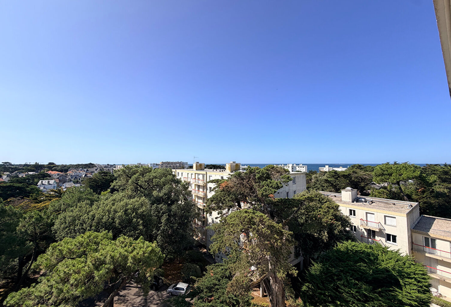 PORNICHET - TRIANGLE D'OR - À 150 M DE LA PLAGE - APPARTEMENT 80 M² AVEC GARAGE, CAVE ET APERÇU MER — photo 1