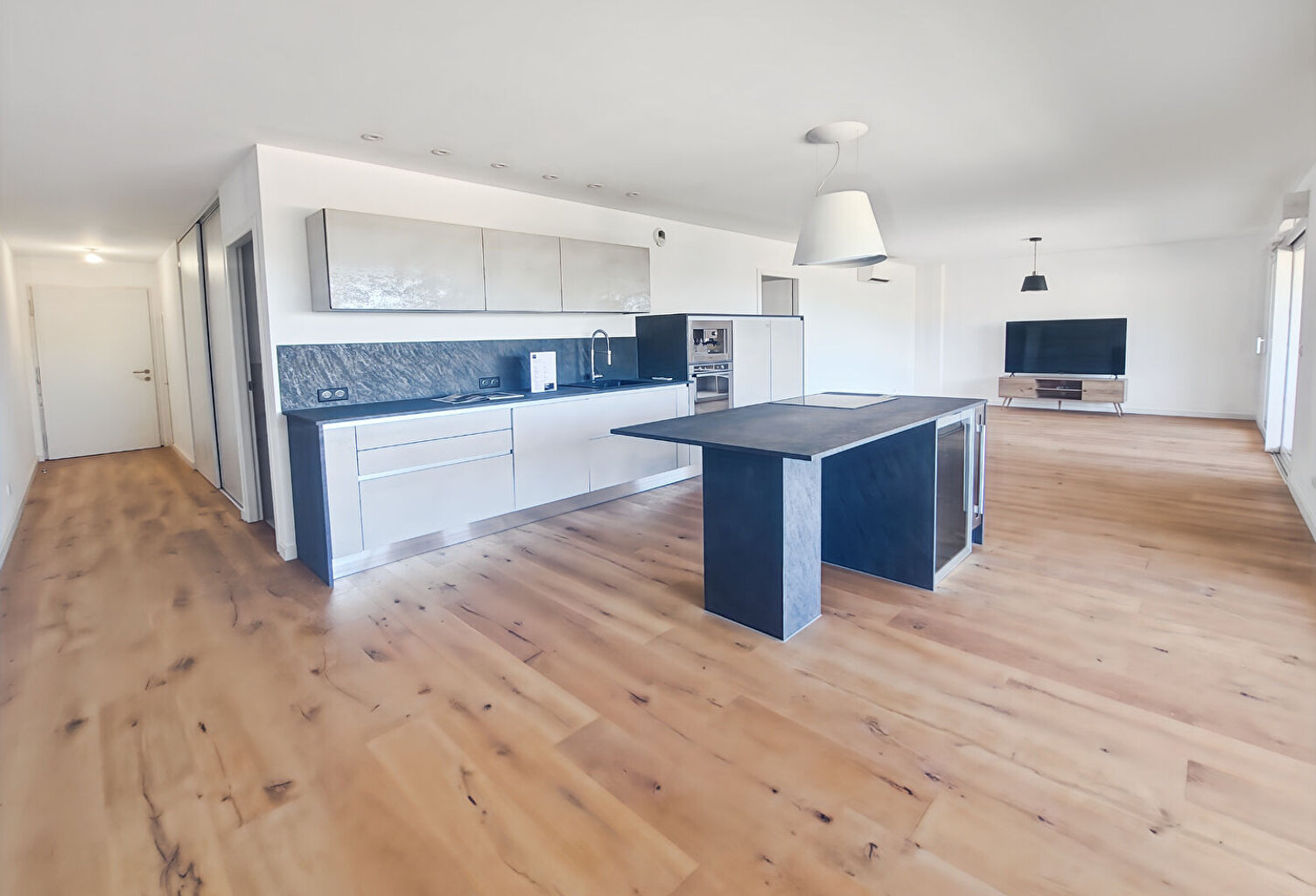 APPARTEMENT DE STANDING DE 110 M² AVEC TERRASSE ET VUE SUR LA TOUR D'ISOLELLA — photo 1