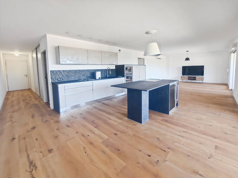 APPARTEMENT DE STANDING DE 110 M² AVEC TERRASSE ET VUE SUR LA TOUR D'ISOLELLA — photo 1