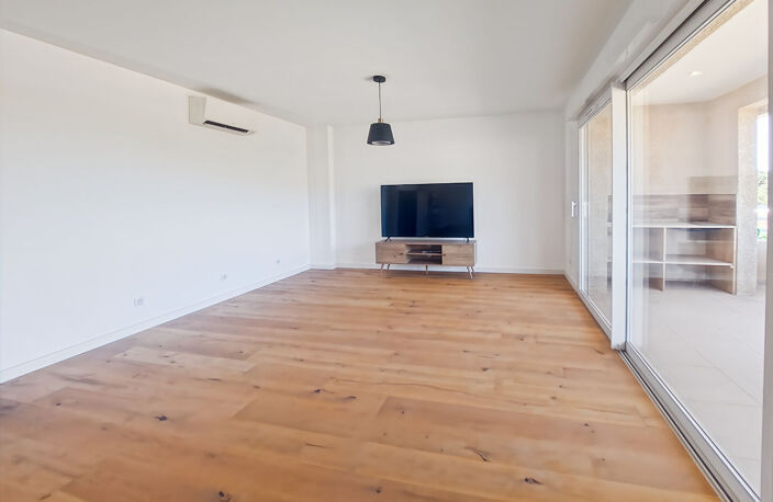 APPARTEMENT DE STANDING DE 110 M² AVEC TERRASSE ET VUE SUR LA TOUR D'ISOLELLA — photo 4