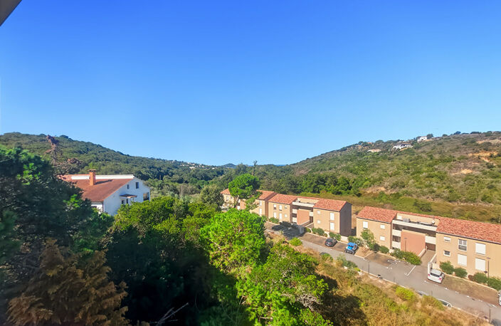 APPARTEMENT DE STANDING DE 110 M² AVEC TERRASSE ET VUE SUR LA TOUR D'ISOLELLA — photo 5