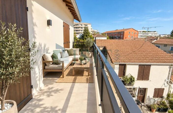 Ensemble immobilier - Mandelieu - 515m2 — photo 3