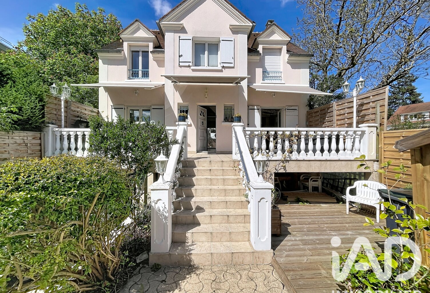 Vente Maison/villa 8 pièces — photo 1