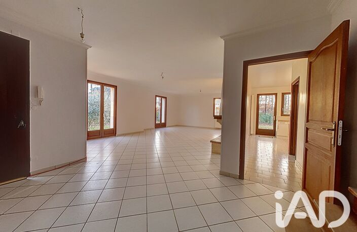Location Maison de ville 6 pièces — photo 3
