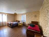 Très grande maison, un T3,  trois granges, projet touristique — photo 3