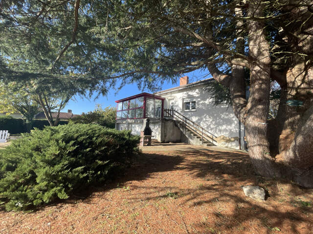 Maison 3 chambres - Grand jardin arboré et sous-sol complet — photo du bien