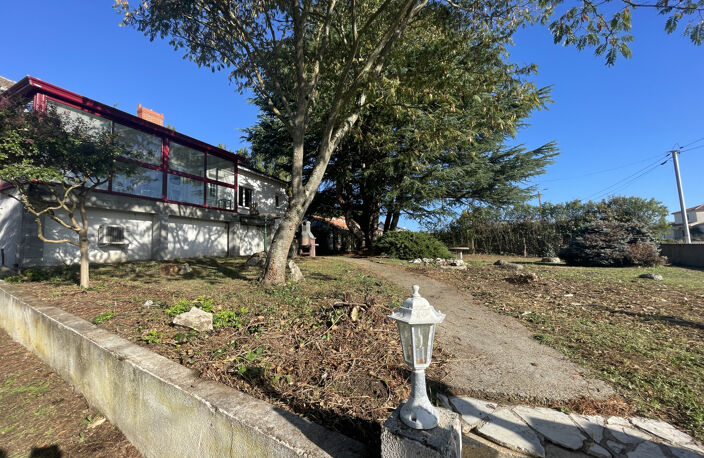 Maison 3 chambres - Grand jardin arboré et sous-sol complet — photo 2