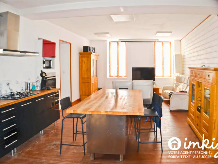 Maison 5 pièces de 140 m² avec cour et préau — photo 1
