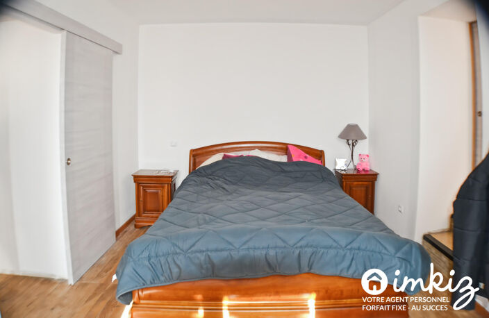 Maison 5 pièces de 140 m² avec cour et préau — photo 4