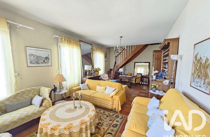 Vente Maison/villa 9 pièces — photo 2