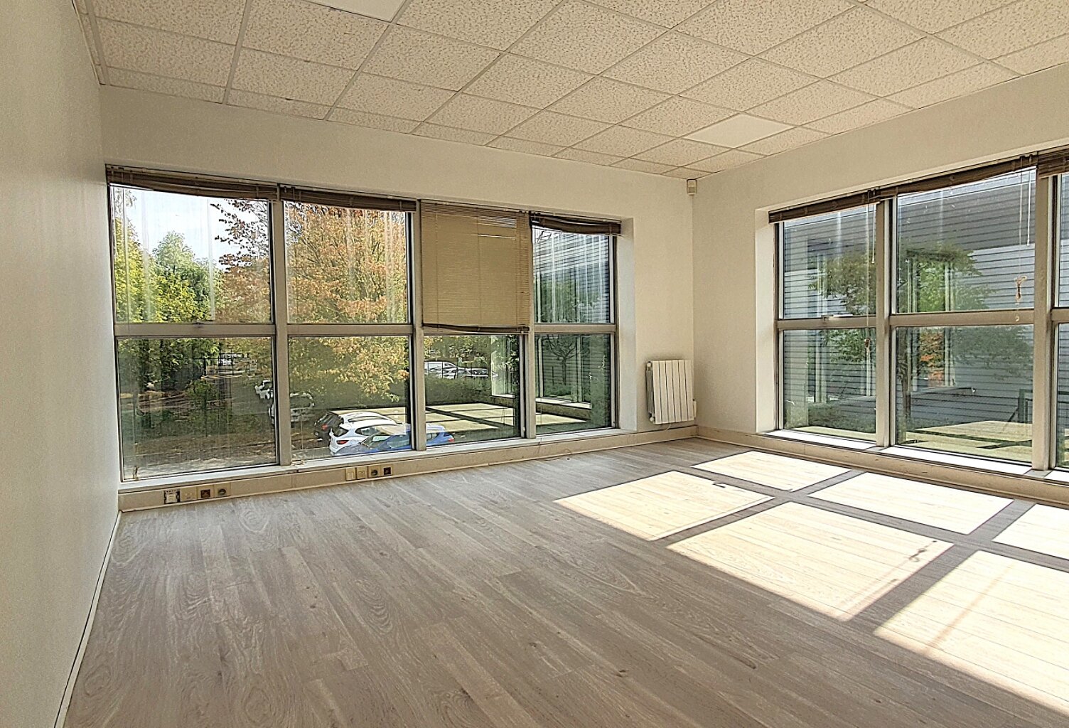 Vente Boutique/Local commercial 330 m&sup2; — photo 1