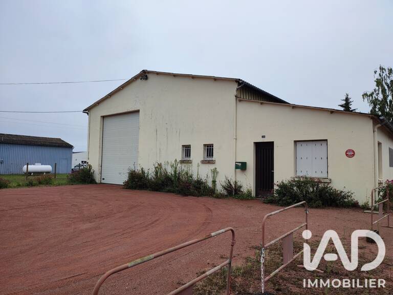 Vente Garage 308 m&sup2; — photo 1