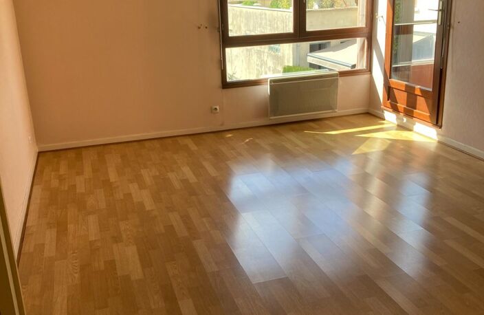 Oyonnax  T4 lumineux, travaux copro financés — photo 5